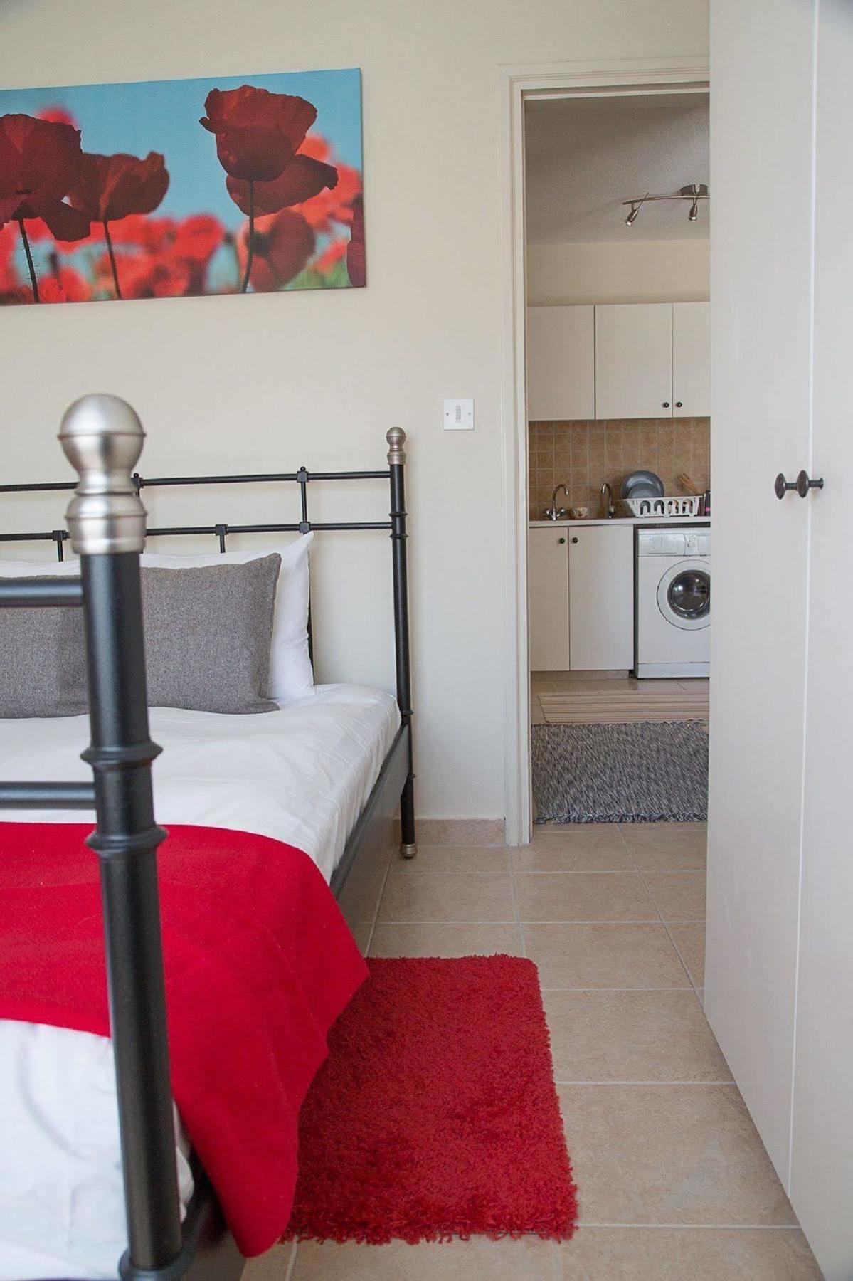 Paphos Love Nest Apartment Екстер'єр фото